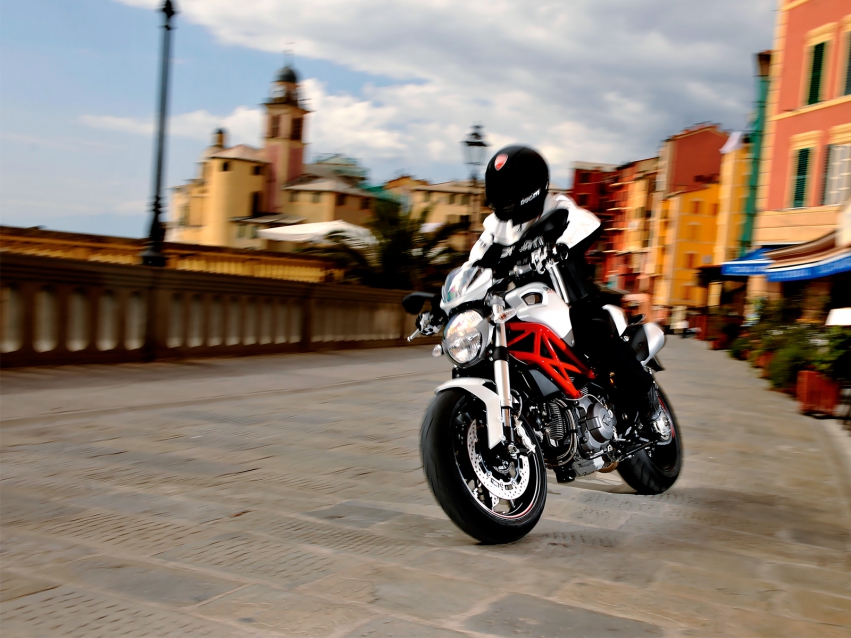 Мото обои Ducati Monster 796