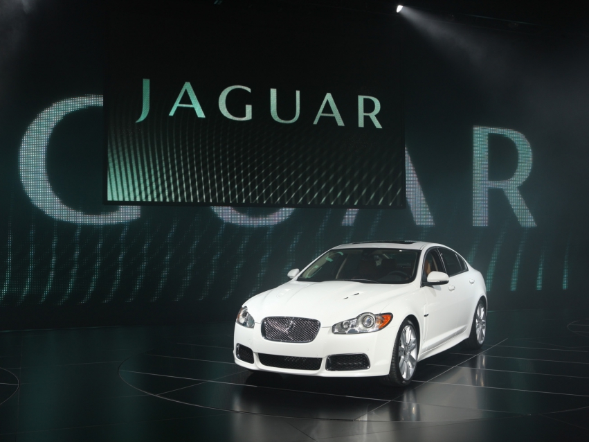 Авто обои Jaguar Jaguar XFR white 2010