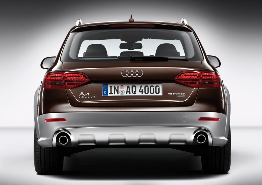 Авто обои Audi Audi A4 allroad quattro 2010