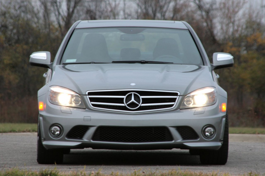 Авто обои Mercedes-Benz Mercedes Benz C63 AMG 2009