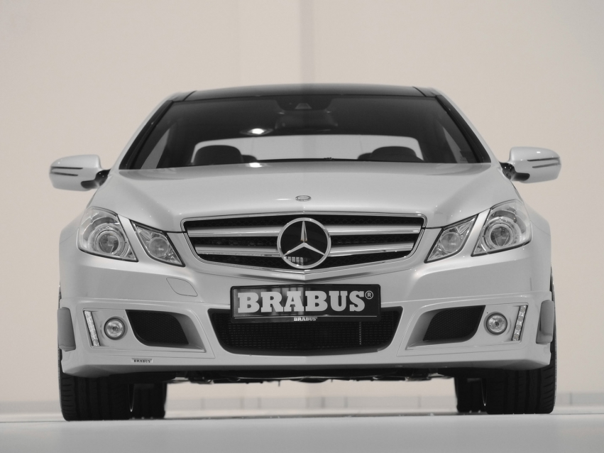 Авто обои Mercedes-Benz Brabus E-Class Coupe 2010