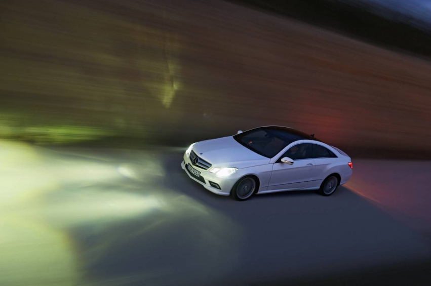 Авто обои Mercedes-Benz E-Class Coupe 2010