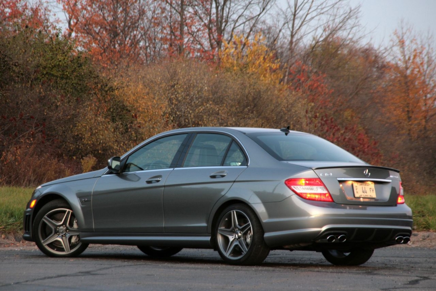 Авто обои Mercedes-Benz Mercedes Benz C63 AMG 2009