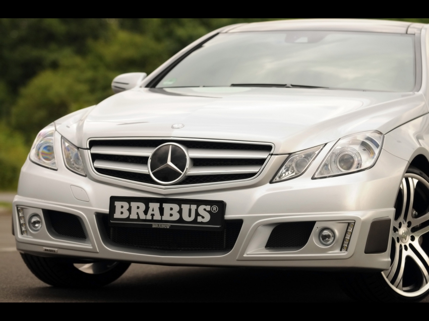 Авто обои Mercedes-Benz Brabus E-Class Coupe 2010