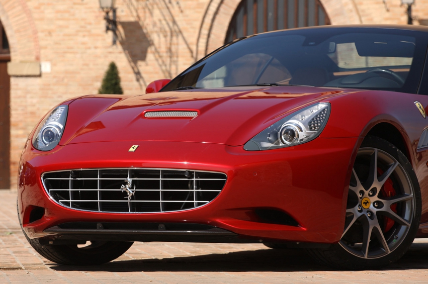 Авто обои Ferrari California 2013