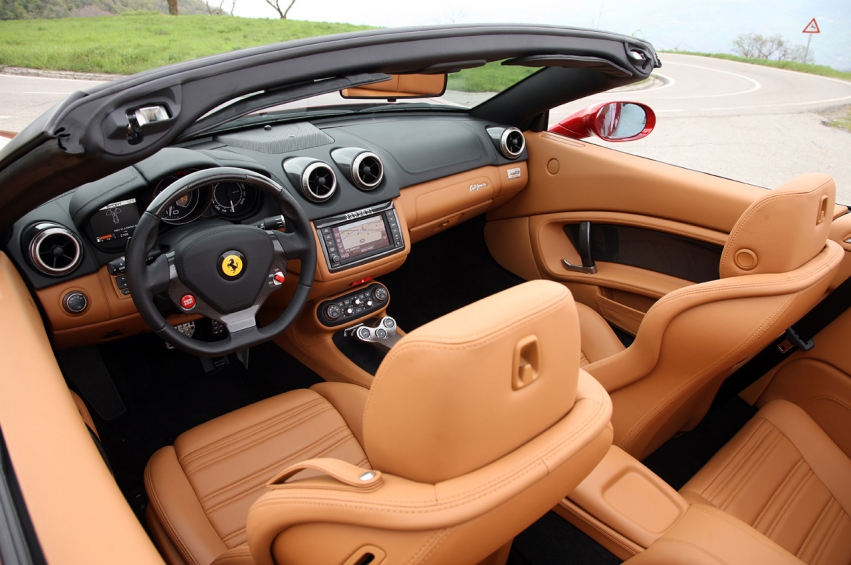 Авто обои Ferrari California 2013