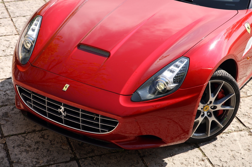 Авто обои Ferrari California 2013