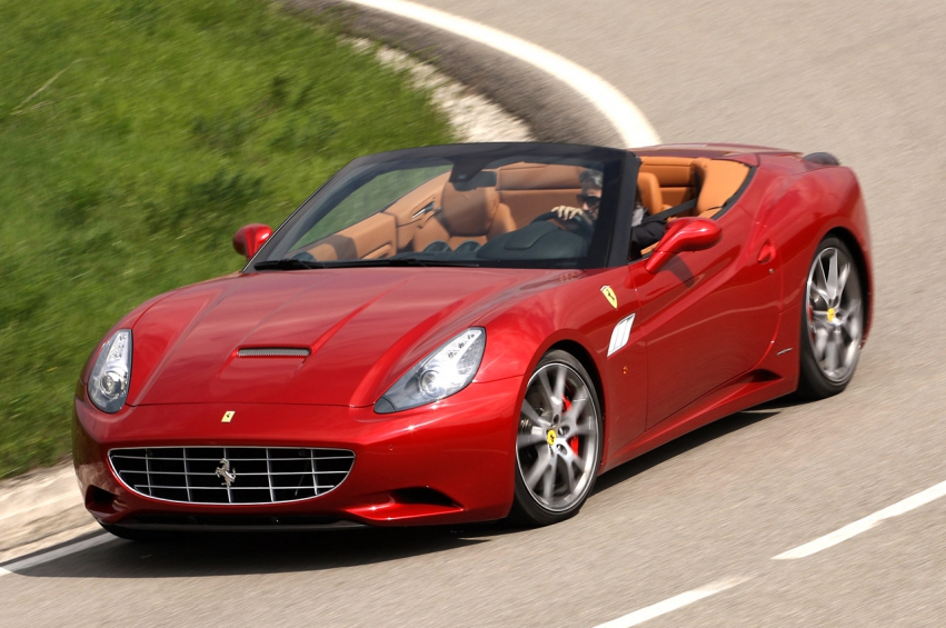 Авто обои Ferrari California 2013