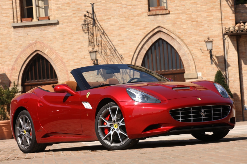 Авто обои Ferrari California 2013