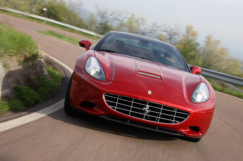 Авто обои Ferrari California 2013