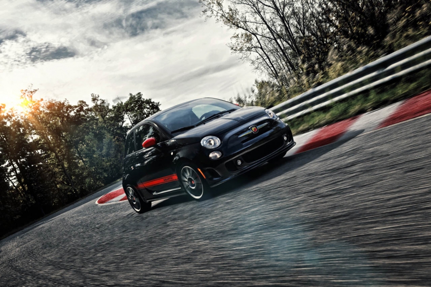 Авто обои Fiat 500 Abarth 2012