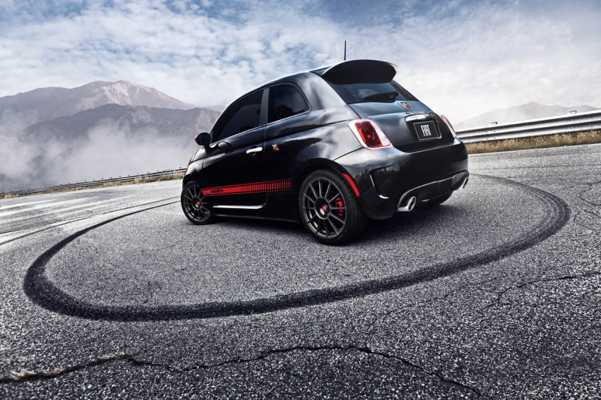 Авто обои Fiat 500 Abarth 2012