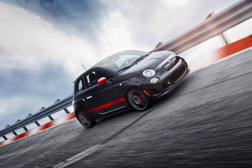 Авто обои Fiat 500 Abarth 2012