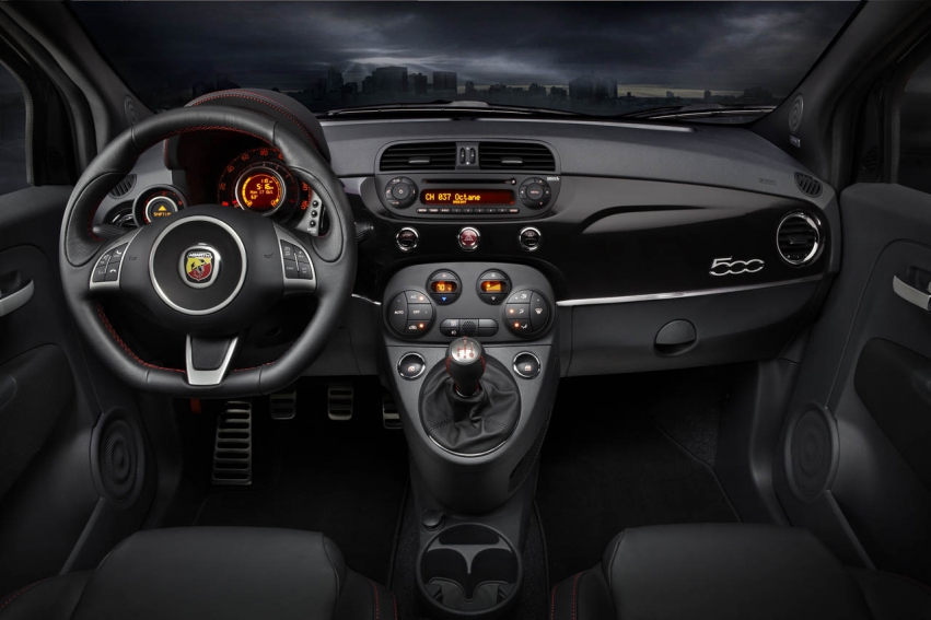 Авто обои Fiat 500 Abarth 2012