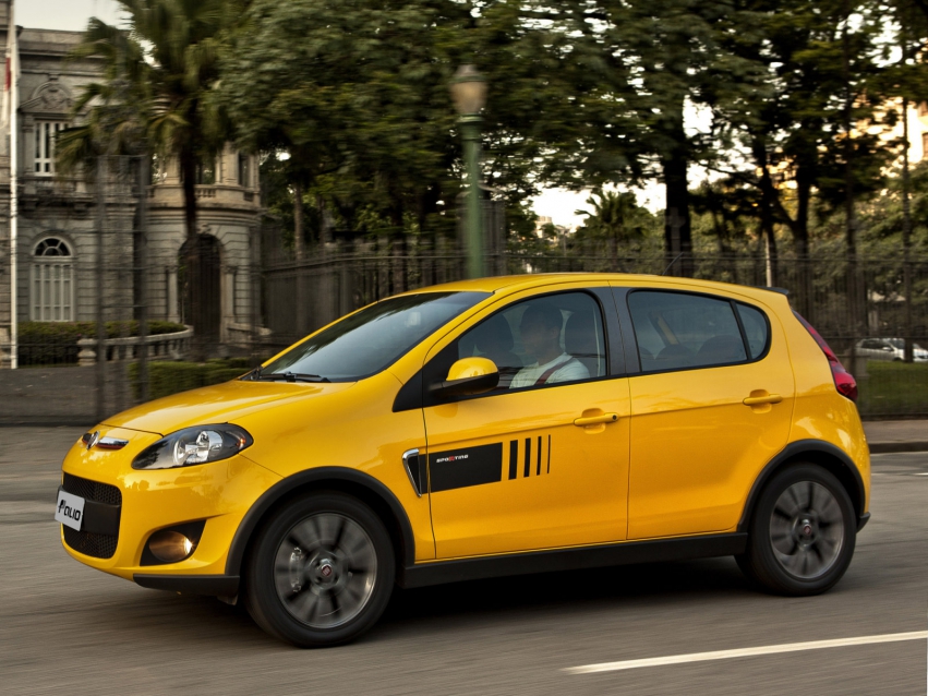 Авто обои Fiat Palio Hatchback 2011 