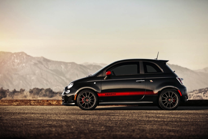 Авто обои Fiat 500 Abarth 2012