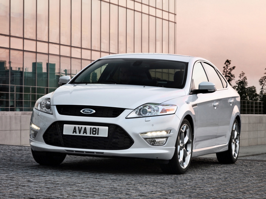 Авто обои Ford Mondeo Hatchback 2010