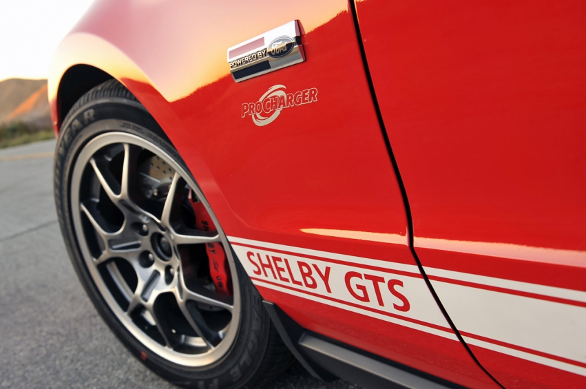 Авто обои Ford Shelby gts 2012