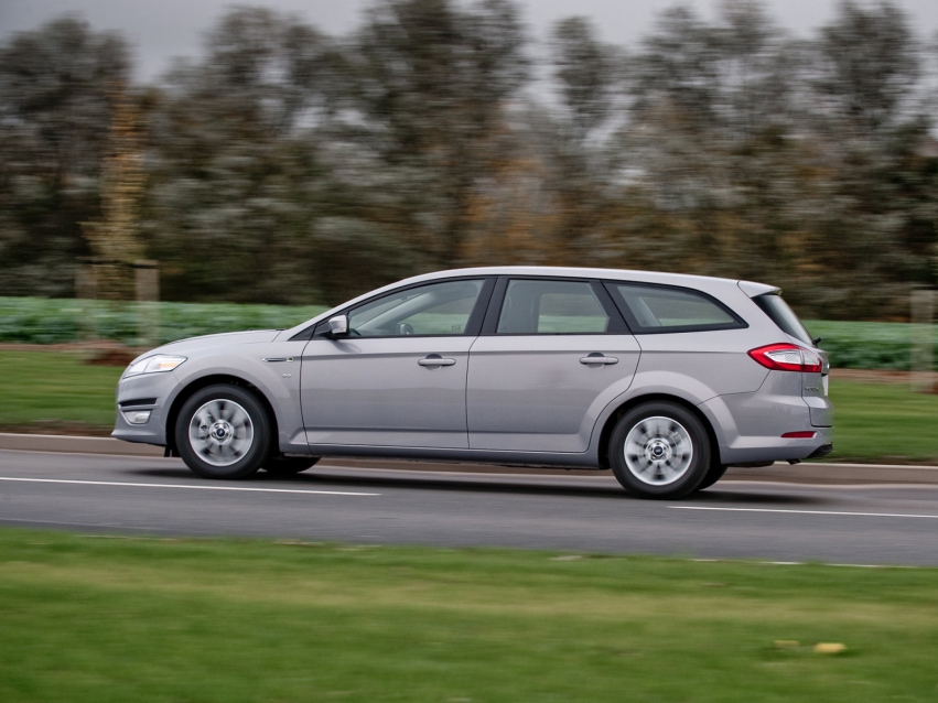 Авто обои Ford Mondeo Wagon 2010