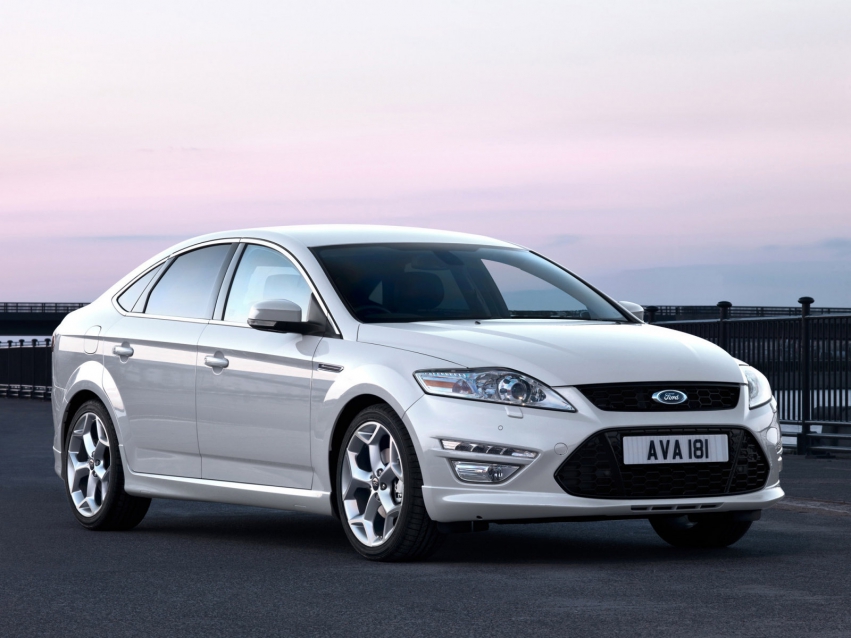 Авто обои Ford Mondeo Hatchback 2010