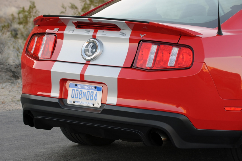 Авто обои Ford Mustang RED Shelby GT500 2010