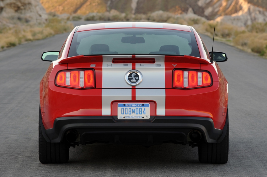 Авто обои Ford Mustang RED Shelby GT500 2010