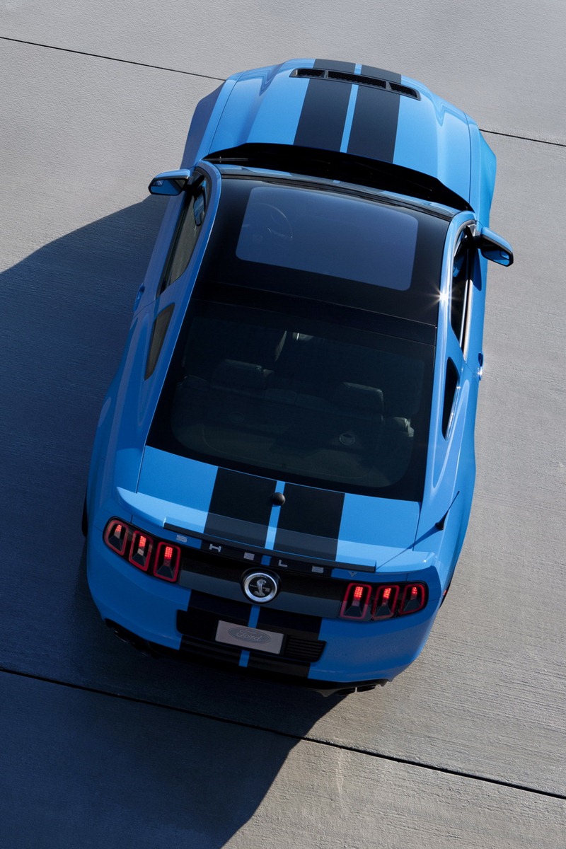 Авто обои Ford Shelby GT500 2012