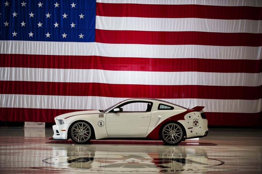 Авто обои Ford Mustang GT USAF Thunderbirds Edition 2014