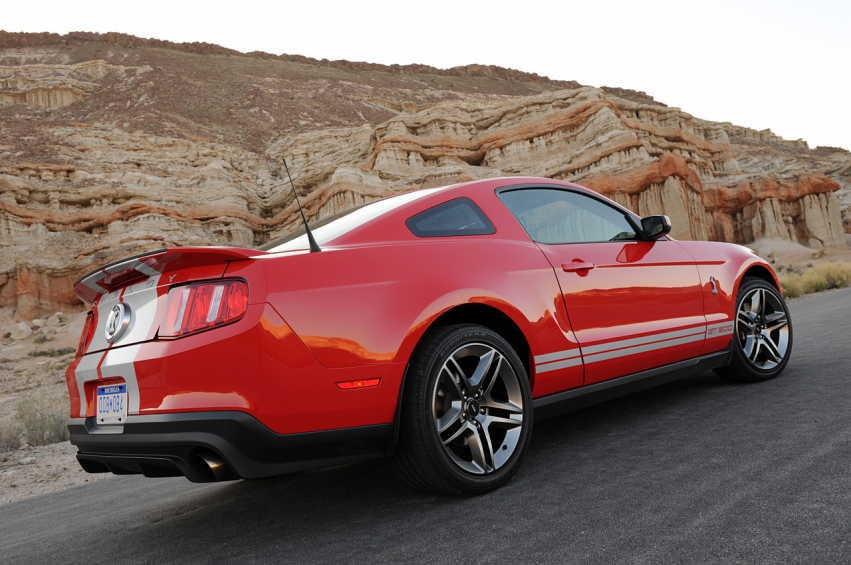 Авто обои Ford Mustang RED Shelby GT500 2010