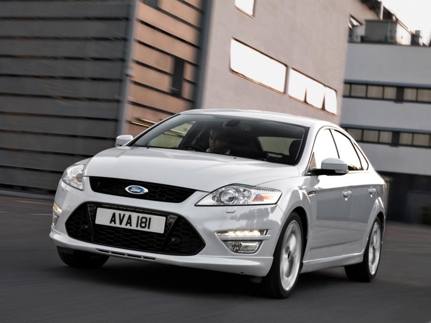 Авто обои Ford Mondeo Hatchback 2010