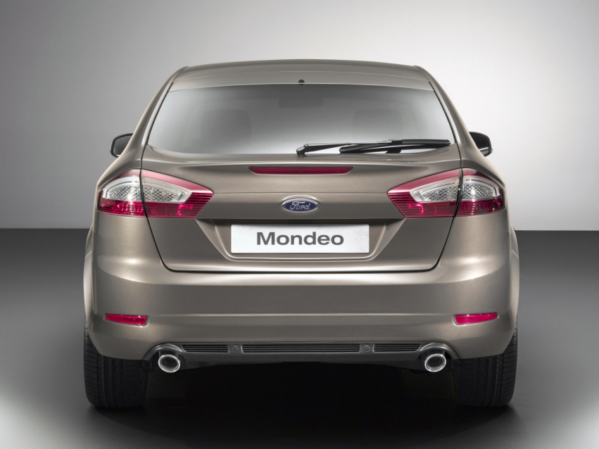 Авто обои Ford Mondeo Hatchback 2010