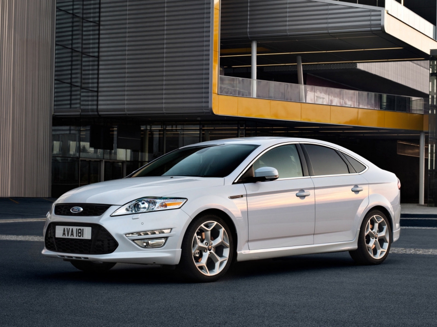 Авто обои Ford Mondeo Hatchback 2010