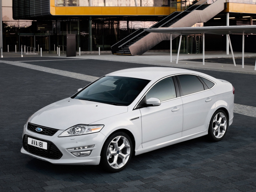 Авто обои Ford Mondeo Hatchback 2010