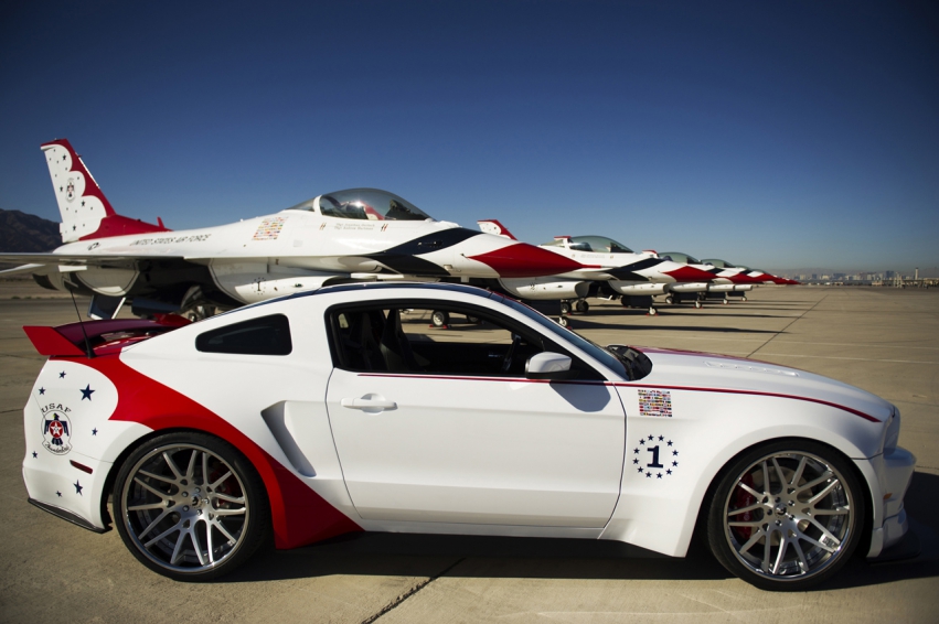 Авто обои Ford Mustang GT USAF Thunderbirds Edition 2014