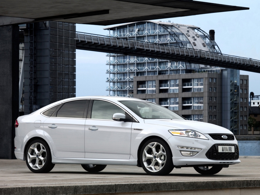 Авто обои Ford Mondeo Hatchback 2010