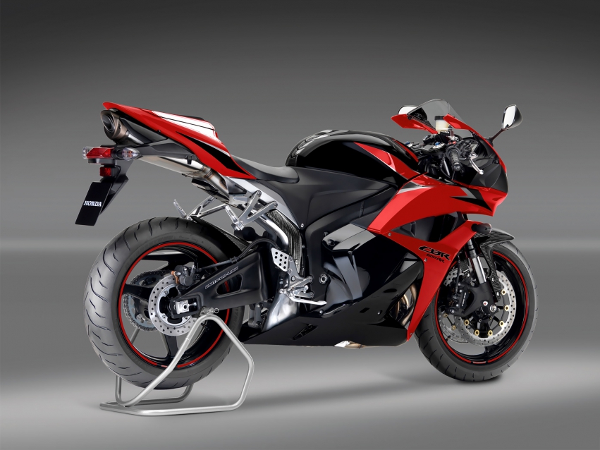 Мото обои Honda CBR 600 RR 2010