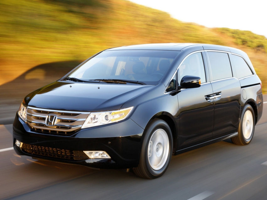 Авто обои Honda Odyssey Minivan 2010