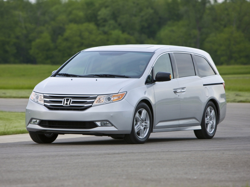 Авто обои Honda Odyssey Minivan 2010