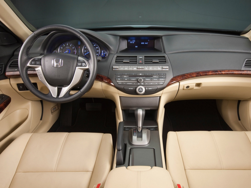 Авто обои Honda Accord Crosstour 2010