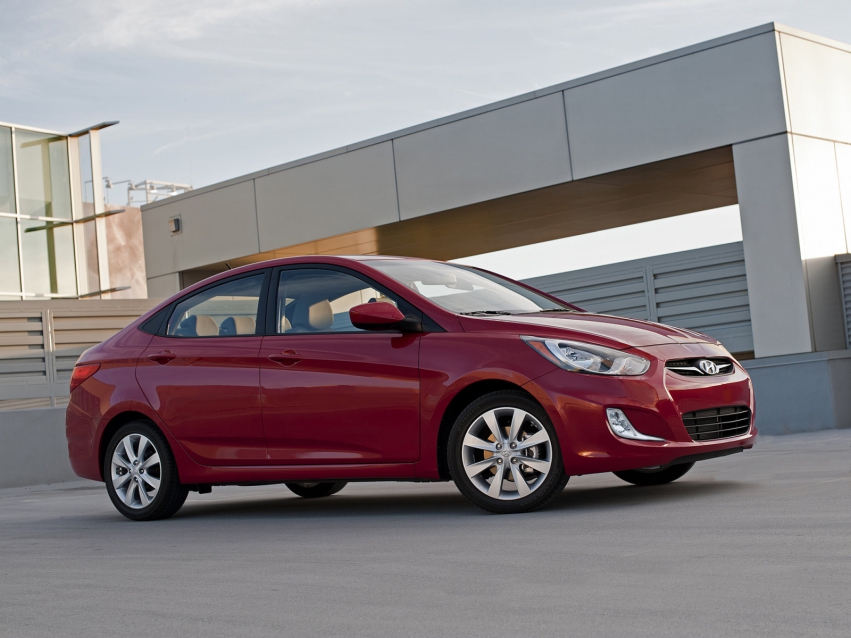 Авто обои Hyundai Accent Sedan 2010