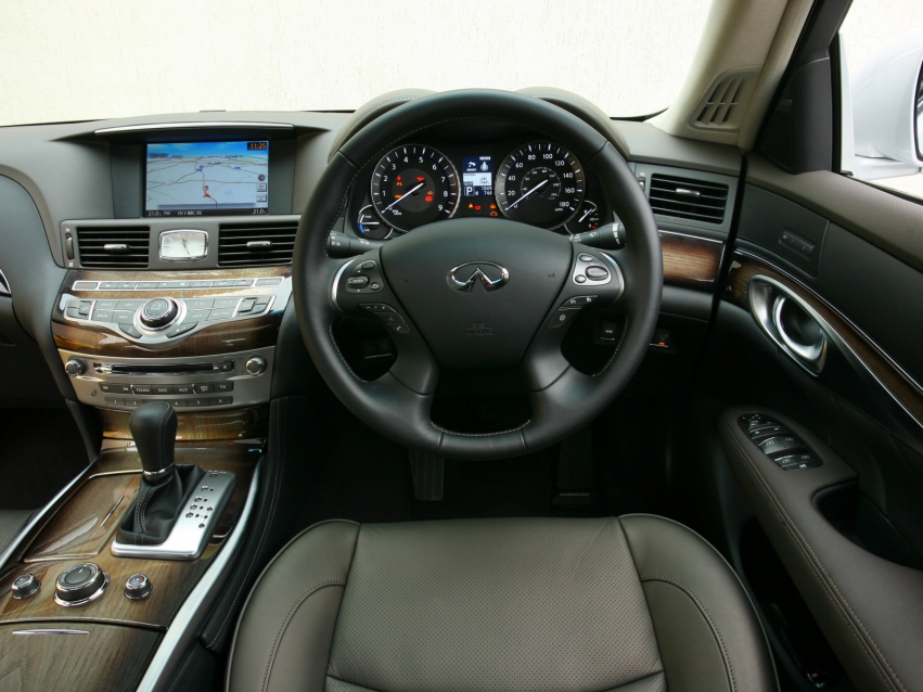 Авто обои Infiniti M Sedan 2011