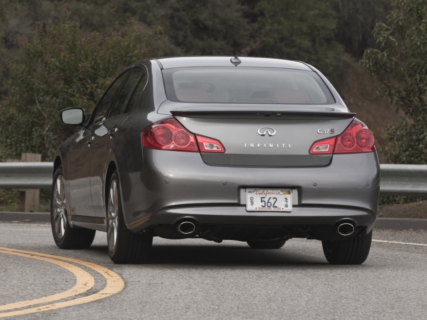 Авто обои Infiniti G37 Sedan 2010