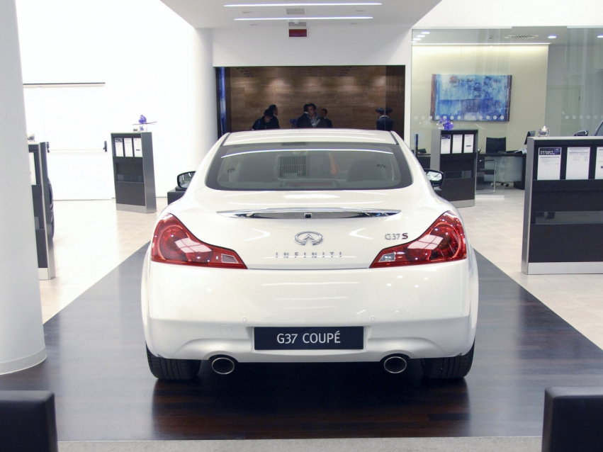 Авто обои Infiniti G37 Coupe 2010