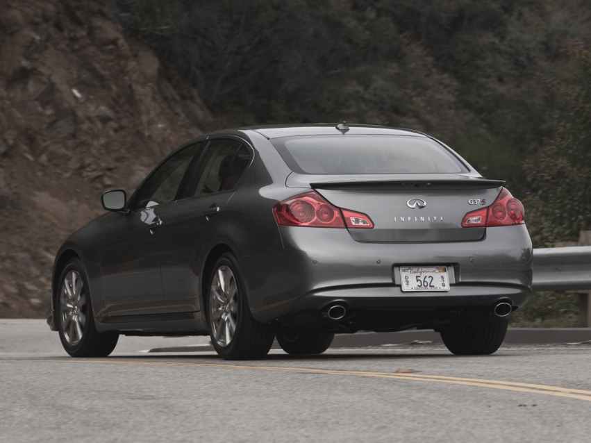 Авто обои Infiniti G37 Sedan 2010