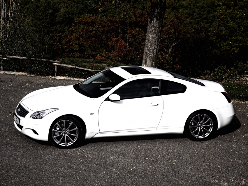 Авто обои Infiniti G37 Coupe 2010