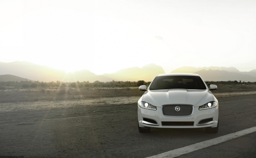 Авто обои Jaguar XF Sedan 2012