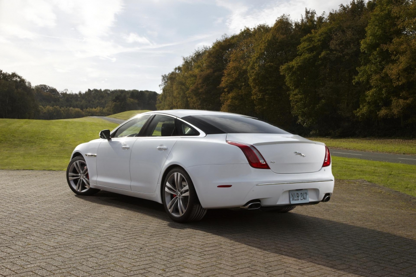 Авто обои Jaguar  XJ Sport Pack 2012