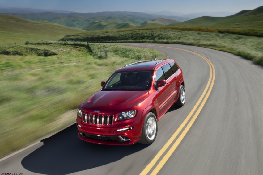 Авто обои Jeep Grand Cherokee SRT8 2012