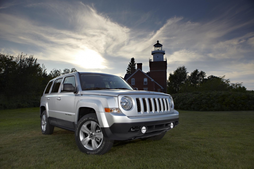 Авто обои Jeep Patriot 2012