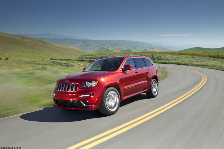 Авто обои Jeep Grand Cherokee SRT8 2012